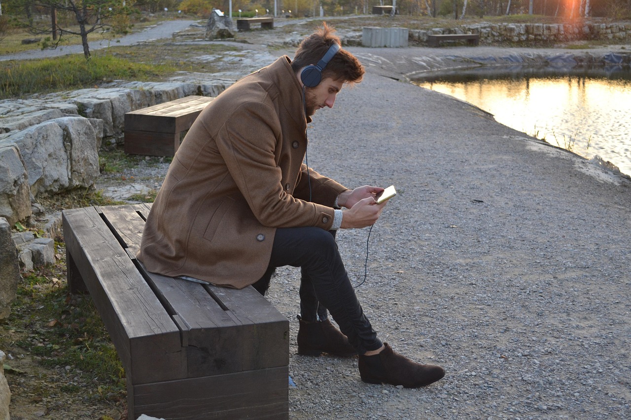 FM and AM Radio on Mobile Phones