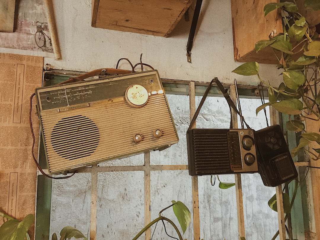 Listen to Old Songs Offline and Free: Top Methods